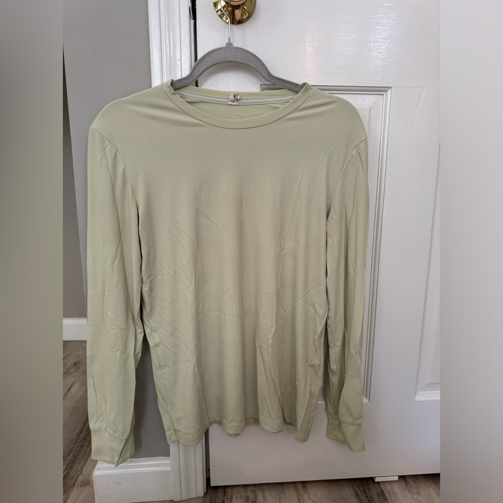 Zyia pistachio primo long sleeve tee.  Size medium